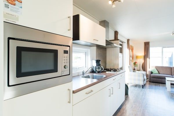 Keuken - Boetiek vakantiehuis in Donje Polje in Hollum-Ameland (3)