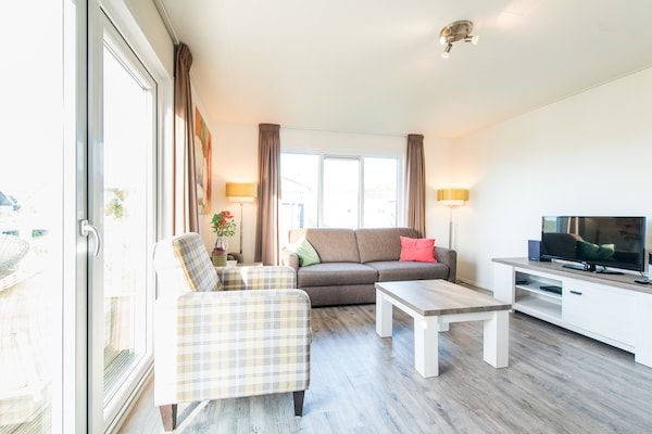 Woonkamer - Boetiek vakantiehuis in Donje Polje in Hollum-Ameland (4)