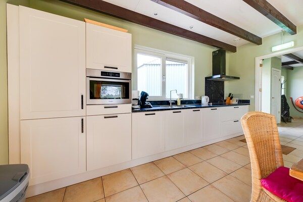 Keuken - Vakantiehuis Schoonoord bij Kibbelkoele in Kibbelveen (5)