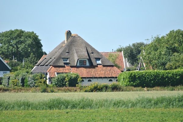 Buitenkant - Charmant Vakantiehuis op Texel in Oost-Texel (2)
