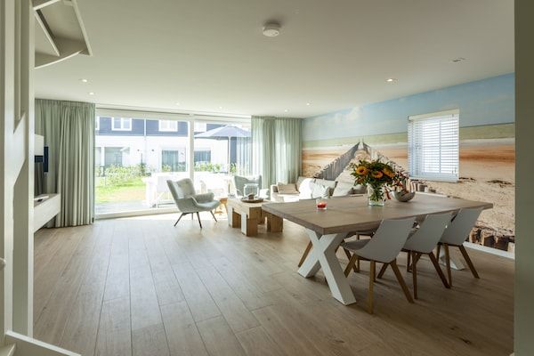Eetkamer - Villa in Cadzand bij Strand en Duinen in Cadzand (2)