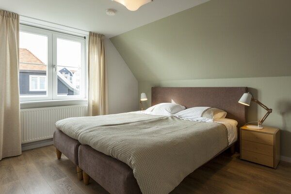 Slaapkamer - Villa in Cadzand bij Strand en Duinen in Cadzand (4)