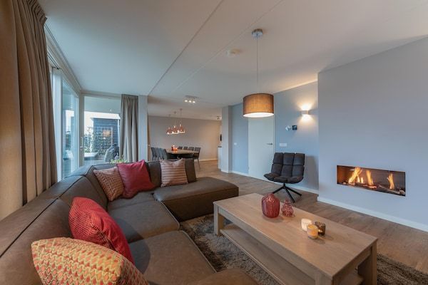 Woonkamer - Prachtige woning in Colijnsplaat in Colijnsplaat (4)