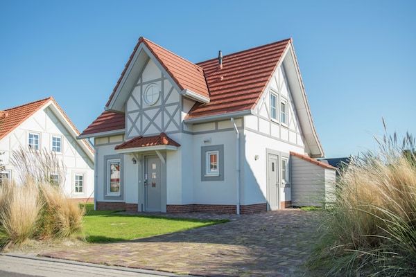 Buitenkant - Villa in Cadzand-Bad met Sauna en Tuin in Cadzand-Bad (1)