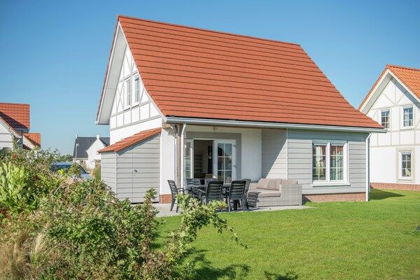 Buitenkant - Villa in Cadzand-Bad met Sauna en Tuin in Cadzand-Bad (3)