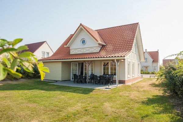 Buitenkant - Ruime villa aan zee in Cadzand-Bad (1)
