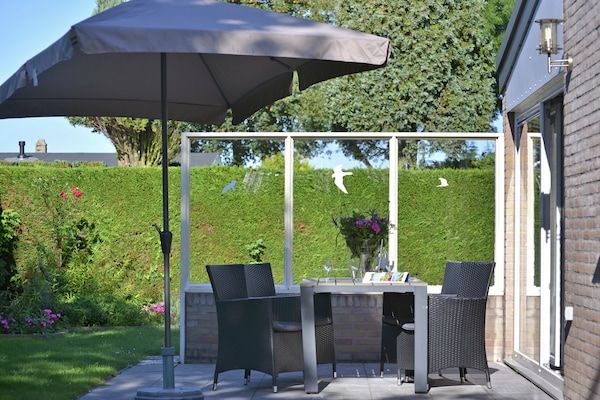 Terras - Bungalow bij Veerse Meer en Strand in Kamperland (4)