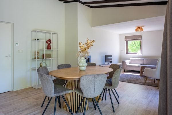 Eetkamer - Bungalow bij Veerse Meer met Zonneterras in Kamperland (4)