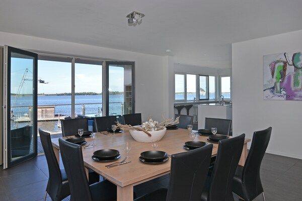 Eetkamer - Moderne ontsnapping aan de jachthaven in Kamperland (2)