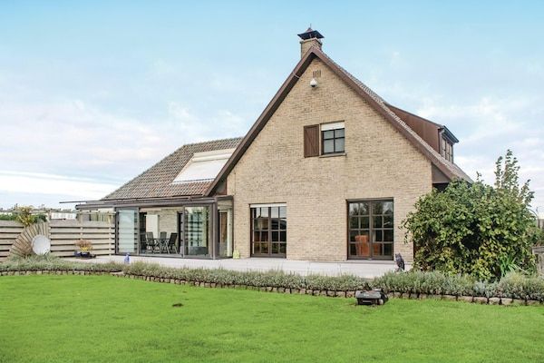 Buitenkant - Vakantiehuis in Groede bij het strand in Groede (1)