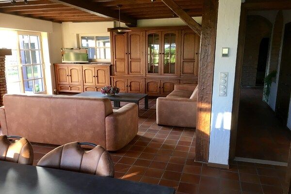 Woonkamer - Vakantiehuis in Groede bij het strand in Groede (3)