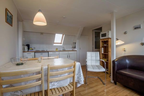 Eetkamer - Appartement in Noord-Holland in Bergen aan Zee (3)