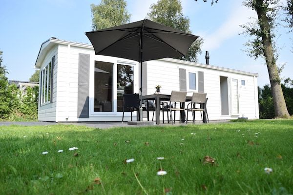Buitenkant - Wellness Chalet in de Natuur in Voorthuizen (1)