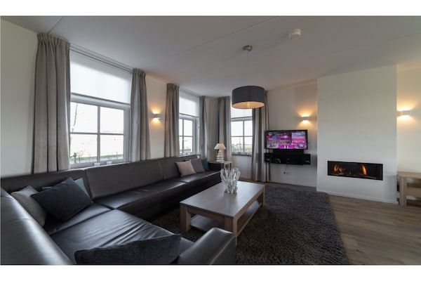Woonkamer - Vakantiehuis in Colijnsplaat aan Zee in Colijnsplaat (1)