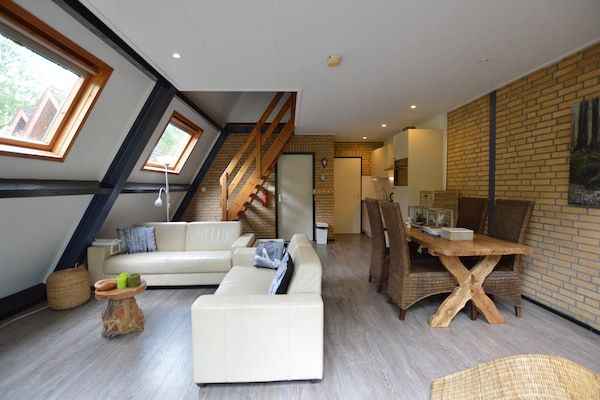 Woonkamer - Huisdiervriendelijke vakantie in Stramproy (2)