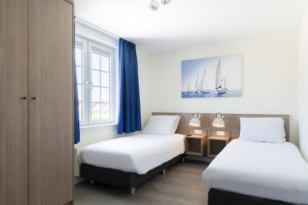 Slaapkamer - Villa in Cadzand-Bad bij Noordzeekust in Cadzand-Bad (4)