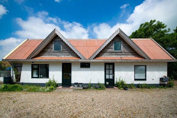 Buitenkant - Vakantiehuis in een omgeving vlakbij de kust in Callantsoog (1)