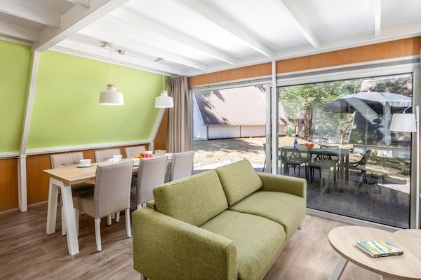 Eetkamer - Bungalow in Wolfsven bij Natuurgebied in Mierlo (4)