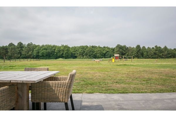 Uitzicht - Bungalow op Texel met royaal terras in De Cocksdorp Texel (2)