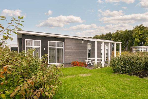 Buitenkant - Huis in Zeeland bij Oosterschelde in Wemeldinge (1)