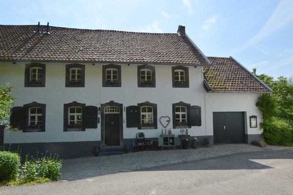Buitenkant - Vakantiehuis Slenaken met Uitzicht in Slenaken (1)