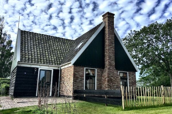 Buitenkant - Villa in Nederland met Hot Tub en Tuin in Hippolytushoef (1)