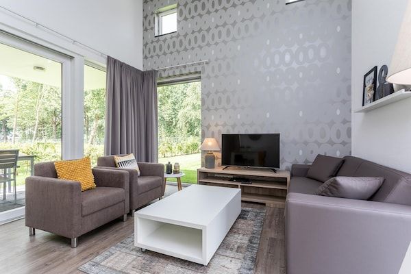 Woonkamer - Bungalow in Limburg met Subtropisch Zwembad in Roggel (2)
