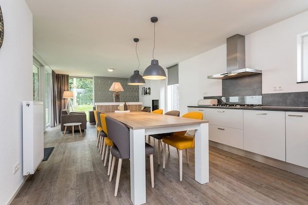 Eetkamer - Bungalow in Limburg met Privé Speeltuin in Roggel (3)