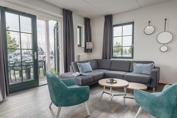 Woonkamer - Vakantiehuis in Volendam bij Marina in Volendam (1)