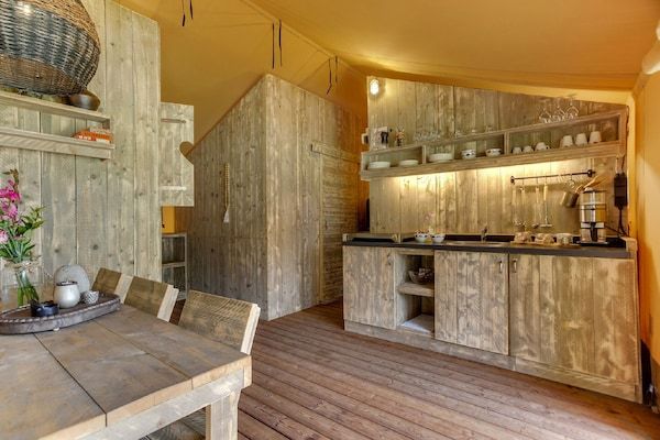 Keuken - Appartement in Nederland bij grachten in Uden (4)