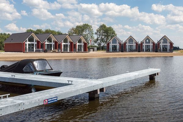 Buitenkant - Vakantieverblijf vlakbij het Tjeukermeer
 in Langelille (1)
