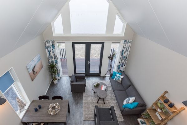 Woonkamer - Vakantieverblijf vlakbij het Tjeukermeer
 in Langelille (2)