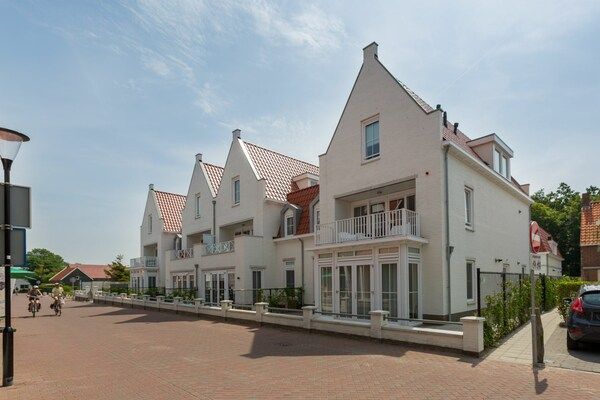 Buitenkant - Ruim appartement op 250 m van het strand in Koudekerke (2)