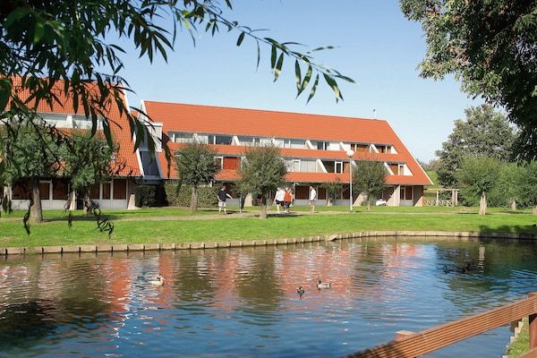 Buitenkant - Stijlvol appartement aan zee in Bruinisse (1)
