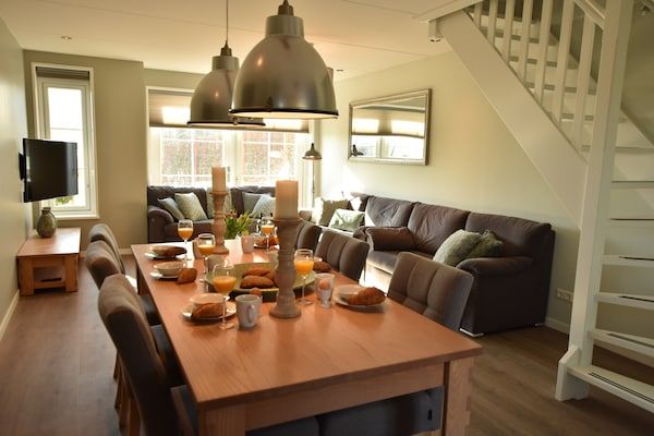 Woonkamer - Villa in Schoorldam met tuin in Schoorldam (2)