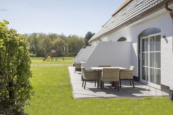 Buitenkant - Appartment in sfeervolle boerderij in de Cocksdorp op het Waddeneiland Texel in De Cocksdorp Texel (2)