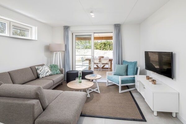 Woonkamer - Villa in Nieuwvliet-Bad bij het Strand in Nieuwvliet-Bad (3)