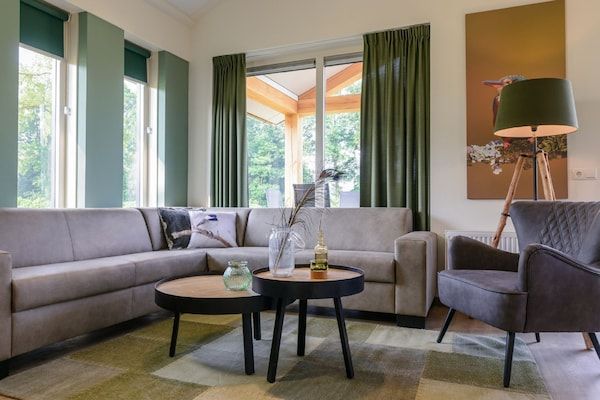 Woonkamer - Rijtjeshuis in Voorthuizen bij Veluwe in Voorthuizen (2)
