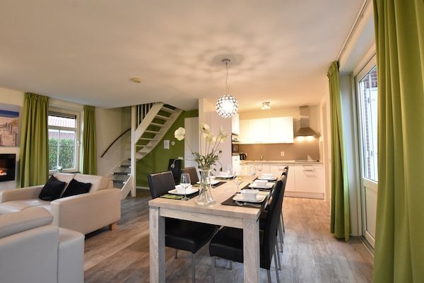 Eetkamer - Weg uit de massa: vrijstaande huis, polderzicht, omheinde tuin en 2 terrassen in Breskens (3)