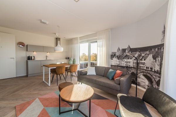 Woonkamer - Stijlvol appartement in luxe hotel in Maastricht (2)