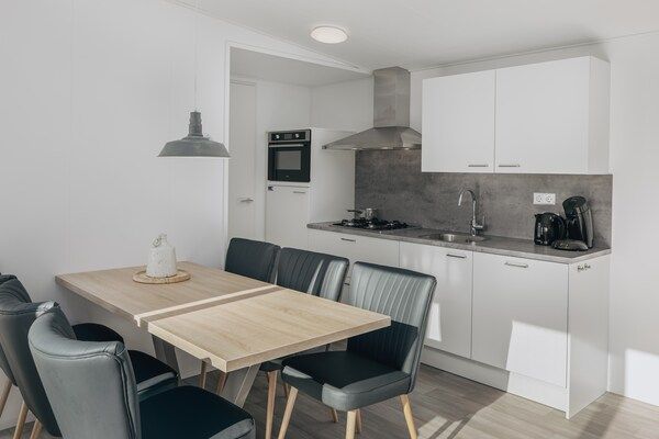 Keuken - Chalet bij stranden en dorpscentrum in Domburg (4)