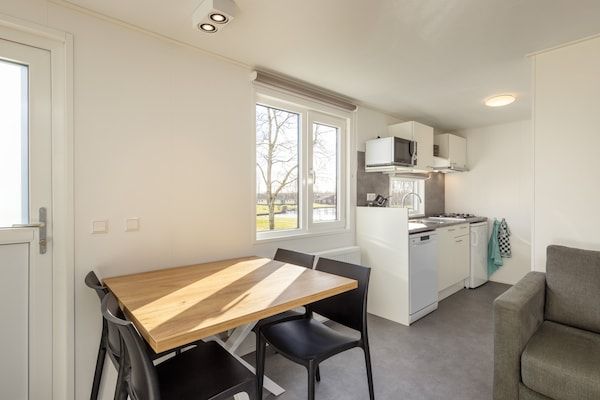 Keuken - Gezellig chalet met toegang tot het zwembad in Gasselternijveen (3)