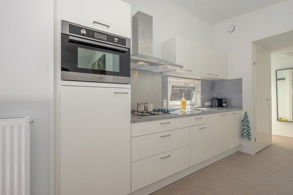 Keuken - Lodge in Bospark 't Wolfsven met Tuin in Mierlo (3)