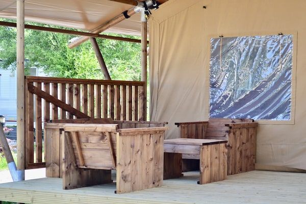 Terras - Gezellig verblijf in een kusttent in 's-Gravenzande (4)
