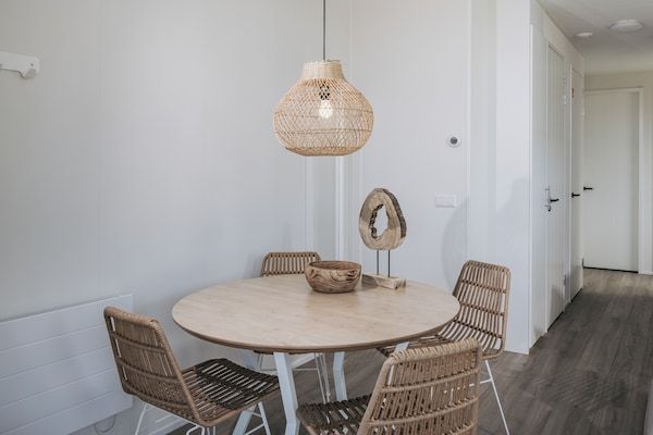 Eetkamer - Gezellige duurzame lodge in Wijdenes (3)