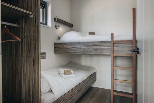 Slaapkamer - Gezellige duurzame lodge in Wijdenes (5)