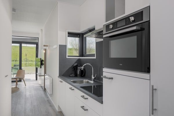 Keuken - Lodge aan Markermeer met groen ontwerp in Wijdenes (3)