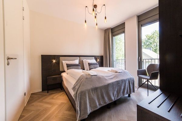 Slaapkamer - Stijlvolle villa met open haard in Maastricht (1)