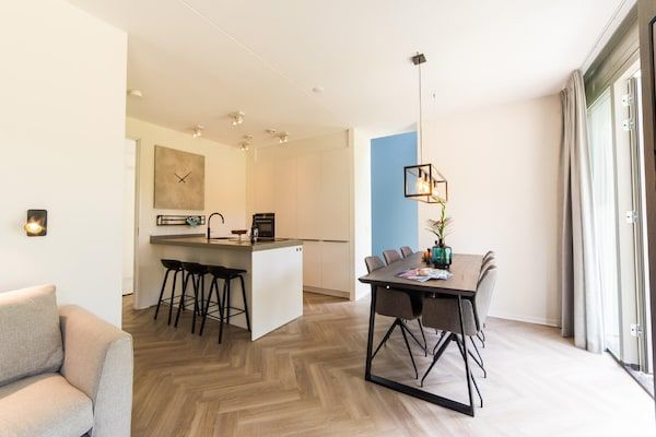 Keuken - Wellness villa aan de rand van Maastricht in Maastricht (3)
