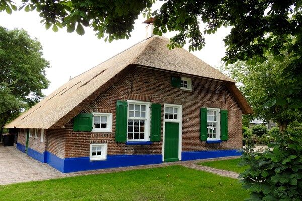 Buitenkant - Boerderij in Staphorst met sauna in Rouveen (1)